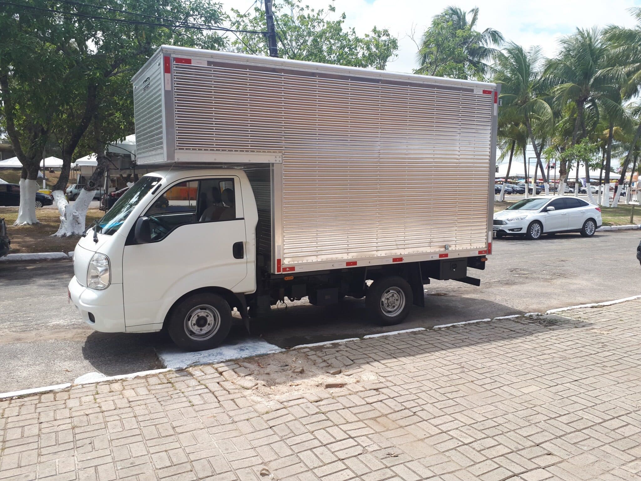 HR Baú utilizada em operações com maior necessidade de espaço